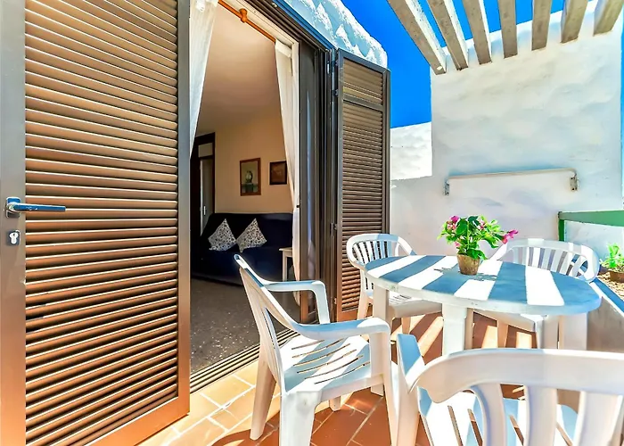 Apartment Two Bedroom Apartment, Near Playa De Las Americas, Free Wifi, Pool